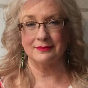 Meet your Posher, Leslie